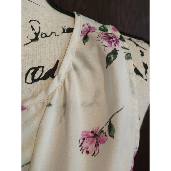 Lush Nordstroms Size Medium Round Notch Neck Ivory Purple Sleeveless Blouse - Picture 5 of 7